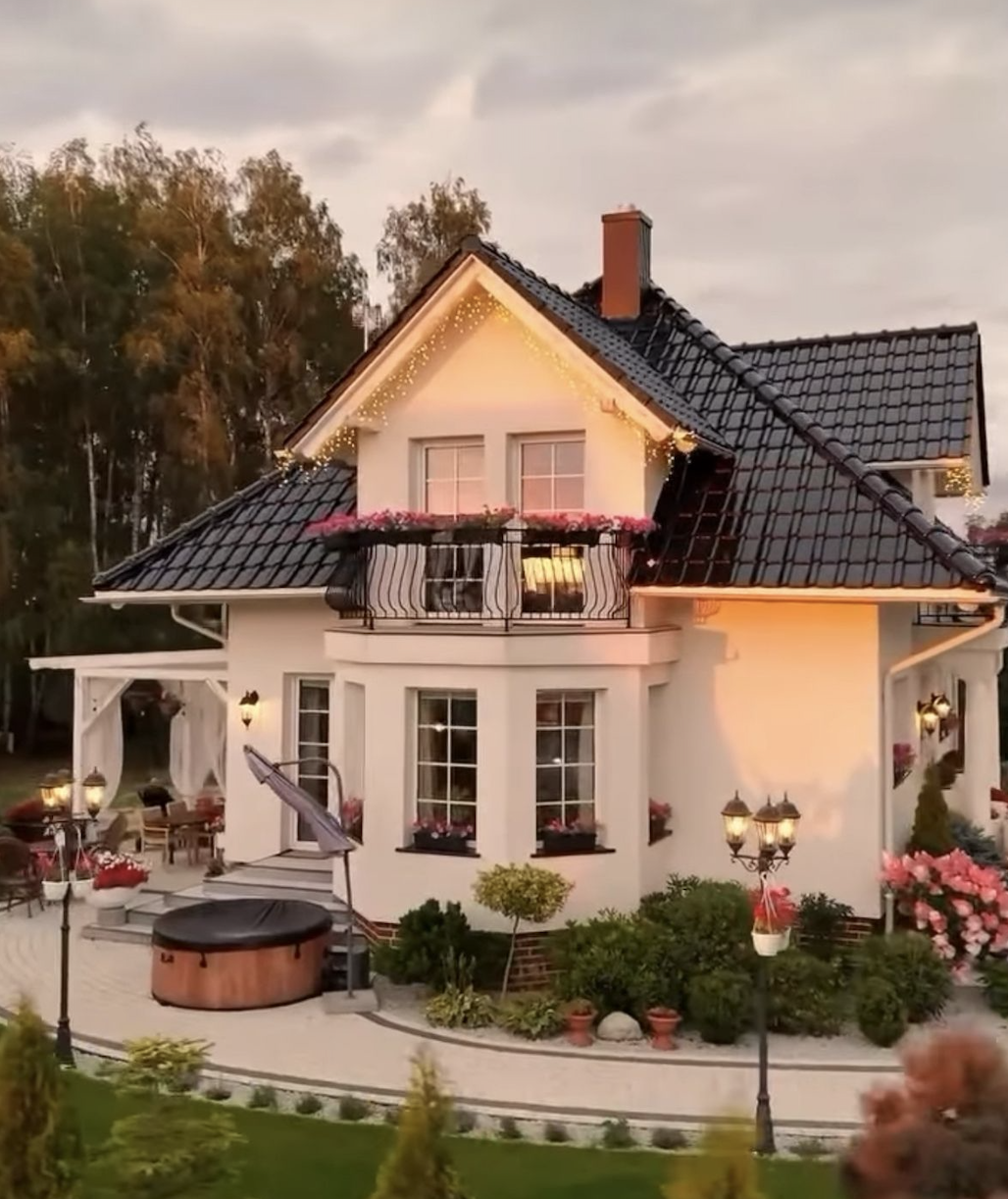 Çelik Evlerde Pergola ve Gölgelendirme Sistemleri Nasıl Seçilir?